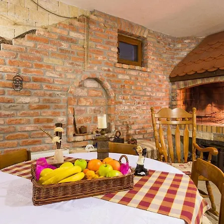 Lovely In With Kitchen Casa de Férias Starigrad Paklenica